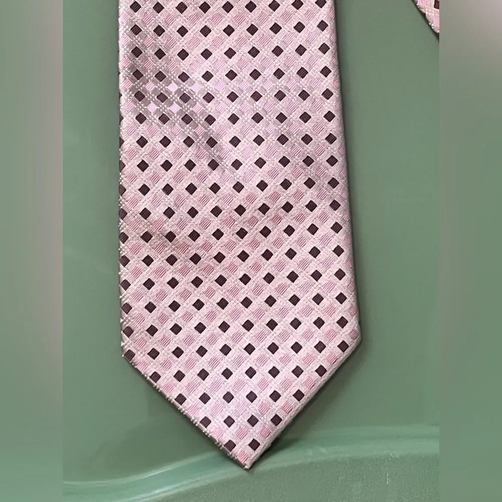 Mens Calvin Klein Silk necktie Pink with square patterns
